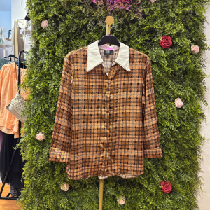 Camicia / Blusa Donna Vero Moda a Quadri Tartan Marrone con Colletto Bianco Contrastante