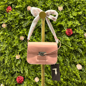 Borsa a Tracolla Trussardi Rosa con Patta e Chiusura Metallica