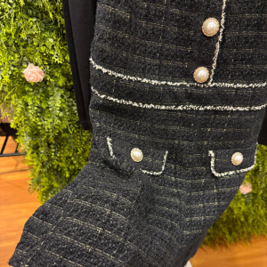 Tutina 2-in-1 Vero Moda in Tweed Nero con T-shirt Integrata e Perle