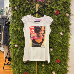 T-Shirt Donna Fiorucci Bianca con Stampa Copertina Magazine "i-D Girl Power" e Maniche Corte a Svincolo