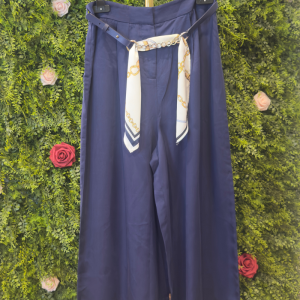 Pantaloni Palazzo Blu Scuro Vero Moda con Foulard e Catena in Vita