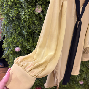 Blusa Elegante / Maglia Donna Vero Moda Gialla e Nera a Manica Lunga con Foulard